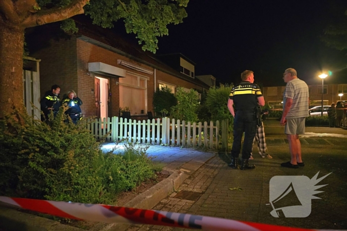 Politie onderzoekt explosie nabij woning