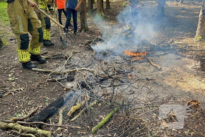Brandweer blust moeilijk vindbaar vuur