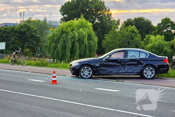 Politieberger sleept auto weg