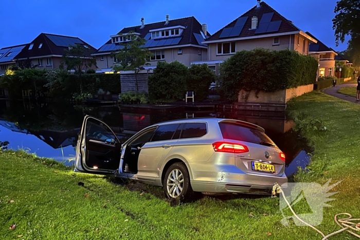 Bestuurder aangehouden bij te water geraakt voertuig
