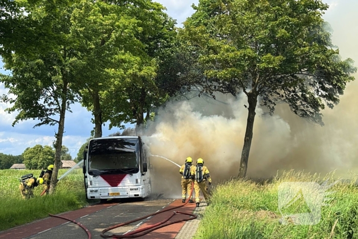 Stadsbus volledig in brand