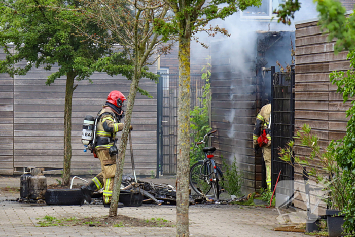 Brand in tuinschuur leidt tot evacuatie omwonenden
