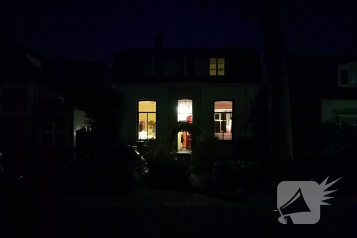 Politie doet onderzoek naar explosie bij woning