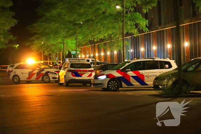 Schietincident laat kogelinslagen achter op flatgebouw