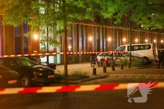 Schietincident laat kogelinslagen achter op flatgebouw