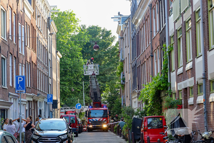Brand op dak woning geblust zonder gewonden