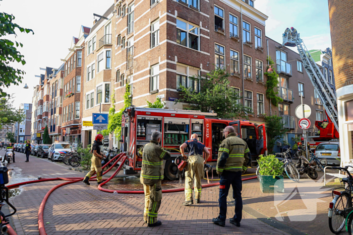 Brand op dak woning geblust zonder gewonden