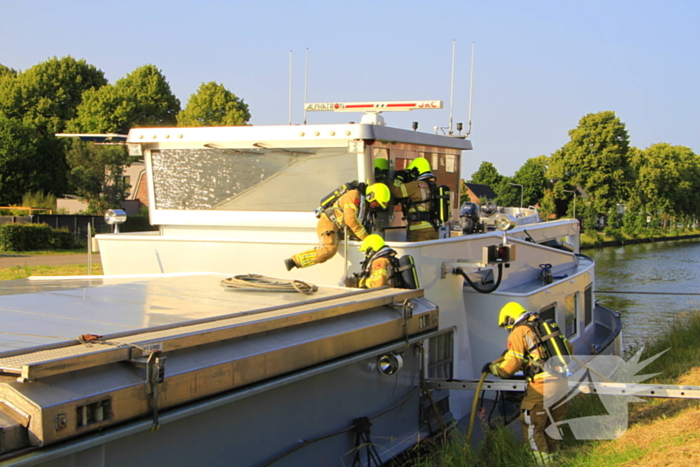 Flinke rookontwikkeling bij brand in schip