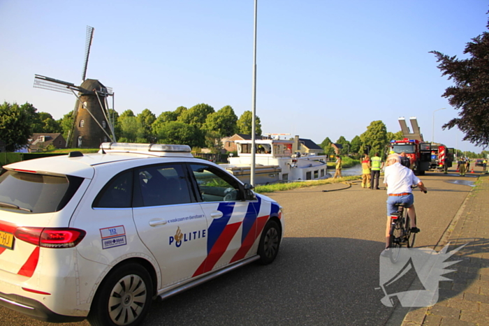 Flinke rookontwikkeling bij brand in schip