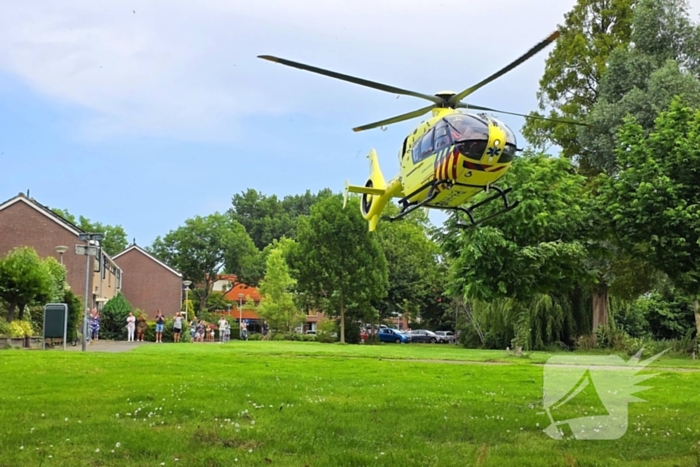 Glazenwasser valt van dakrand