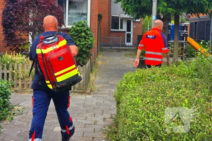 Glazenwasser valt van dakrand