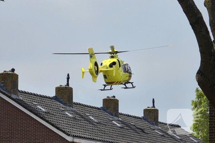 Glazenwasser valt van dakrand