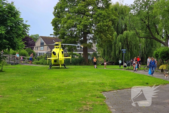 Glazenwasser valt van dakrand