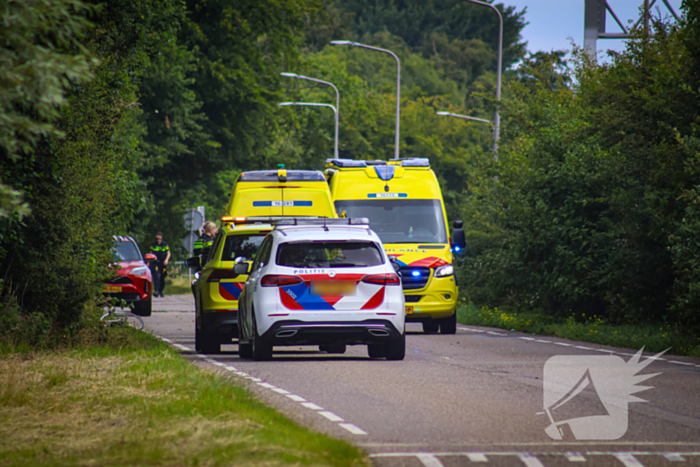 Wielrenner zwaargewond na val, politie doet onderzoek