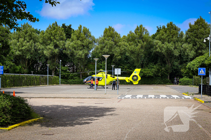 Wielrenner zwaargewond na val, politie doet onderzoek