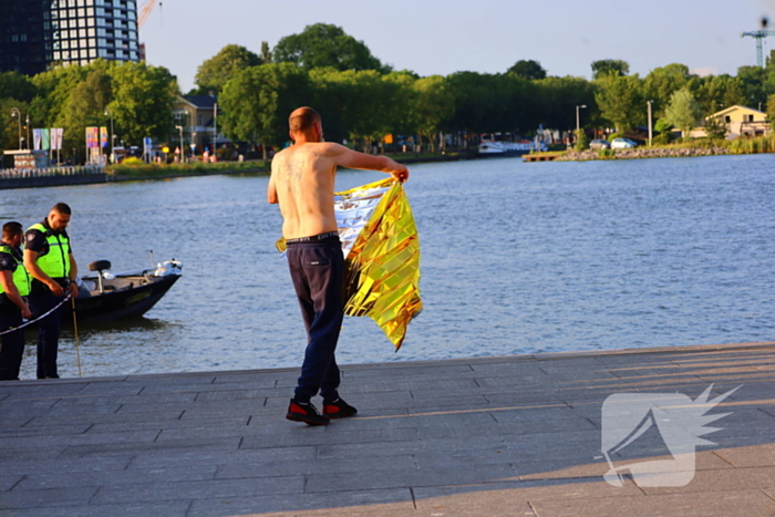 Zoekactie naar persoon te water in de hoofdstad