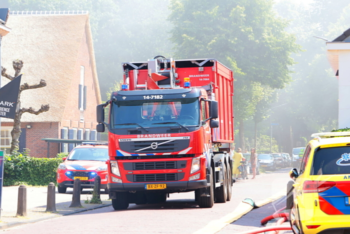 Brand in rieten dak van woning