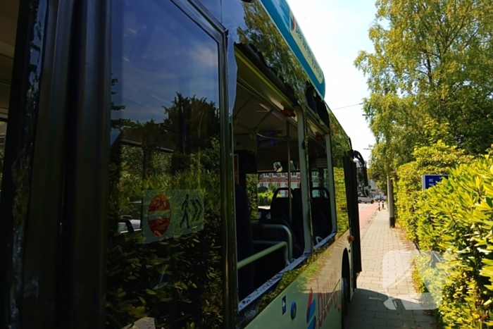Botsing lijnbus en verhuislift