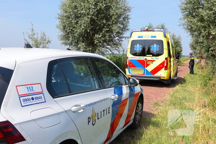 Fietser hard ten val op fietspad