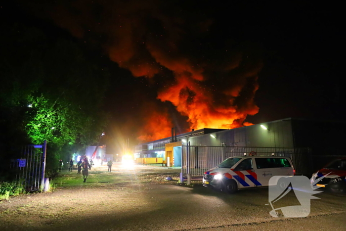 Vlammenzee op industrieterrein