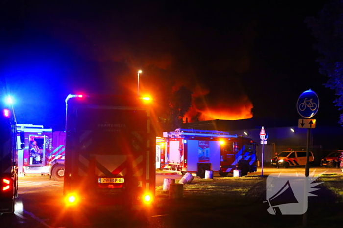 Vlammenzee op industrieterrein