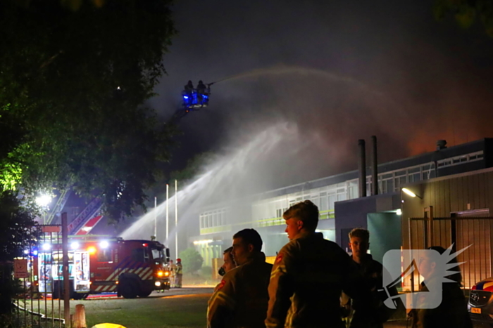 Vlammenzee op industrieterrein