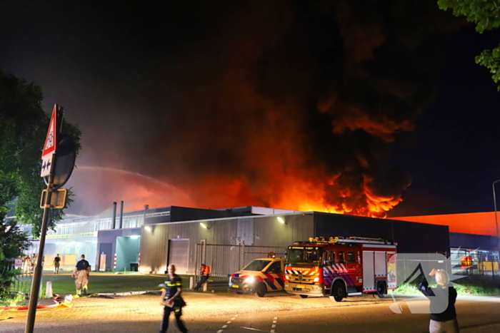 Vlammenzee op industrieterrein