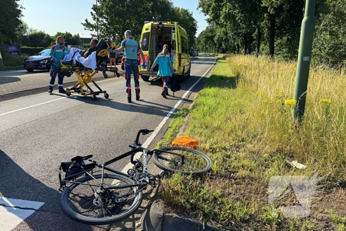 Fietser gewond bij aanrijding op rotonde