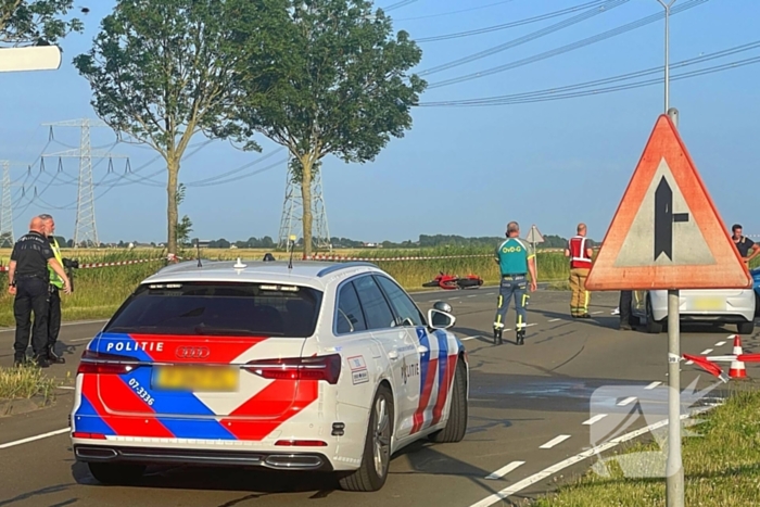 22-jarige motorrijder overleden, 17-jarige automobilist en moeder aangehouden