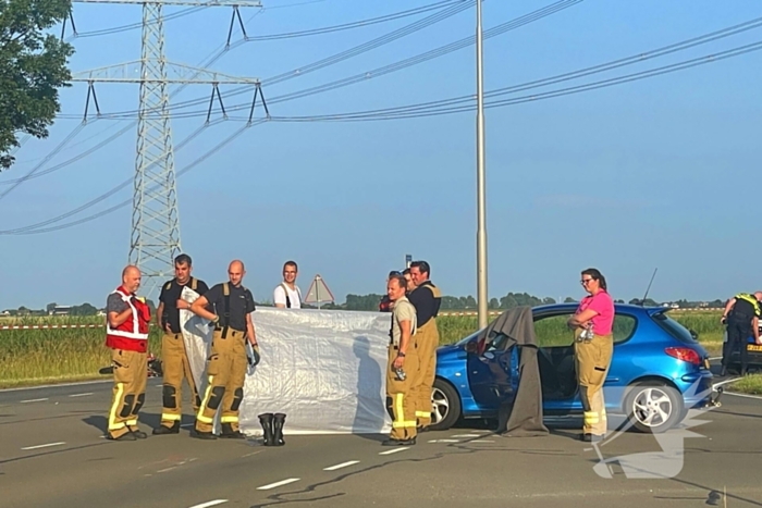 22-jarige motorrijder overleden, 17-jarige automobilist en moeder aangehouden