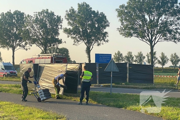 22-jarige motorrijder overleden, 17-jarige automobilist en moeder aangehouden