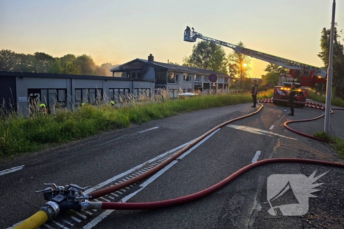 Uitslaande brand in winkelpand