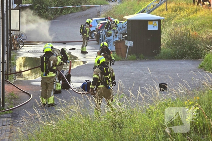 Uitslaande brand in winkelpand