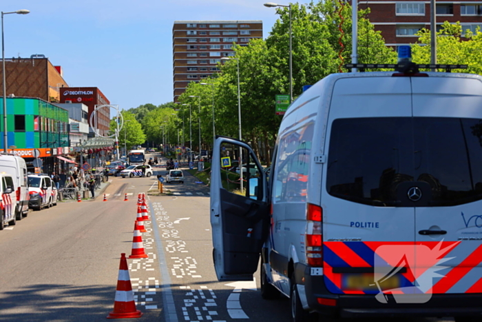 Zwaargewonde bij aanrijding tijdens oversteken
