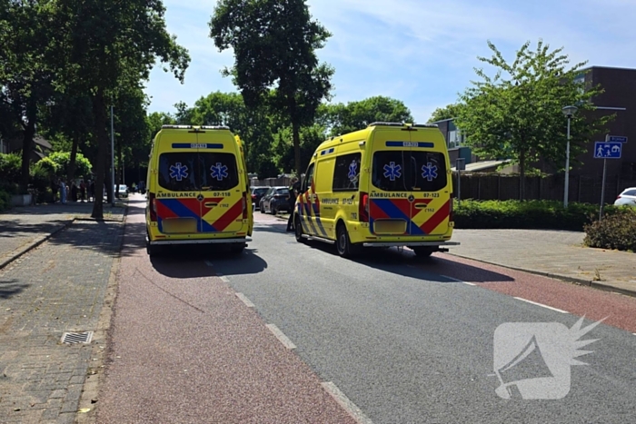 Frontale aanrijding leidt tot afsluiting van weg