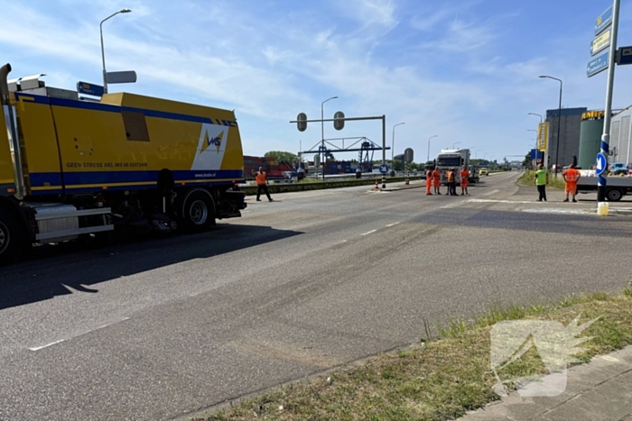 Vettige substantie leidt tot wegafsluiting