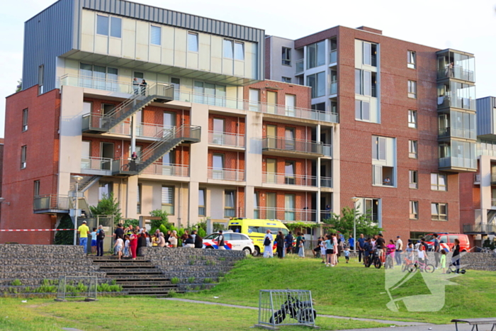 Woningbrand snel geblust, slachtoffer door rook onderzocht