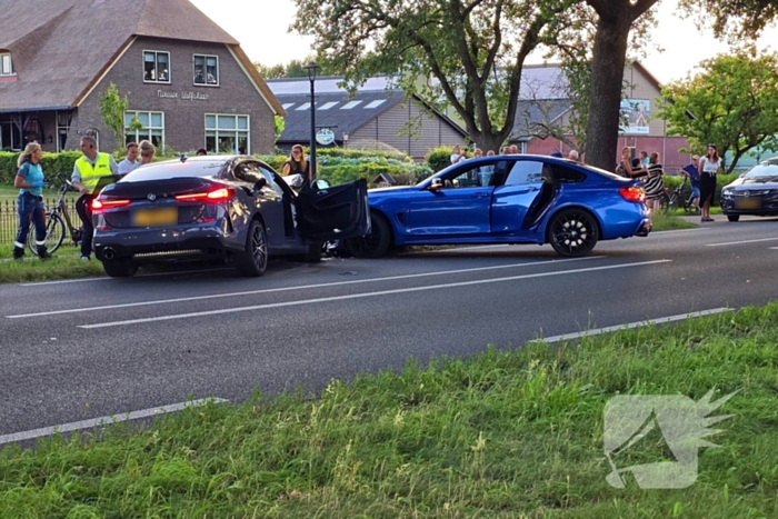 Meerdere gewonden bij botsing tussen luxe auto's
