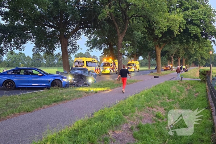 Meerdere gewonden bij botsing tussen luxe auto's
