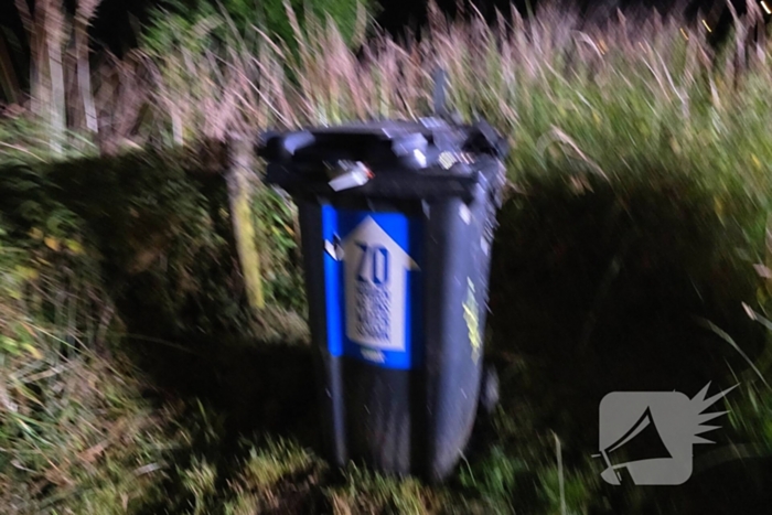 Afvalbrand door wegwerpbbarbecue snel geblust