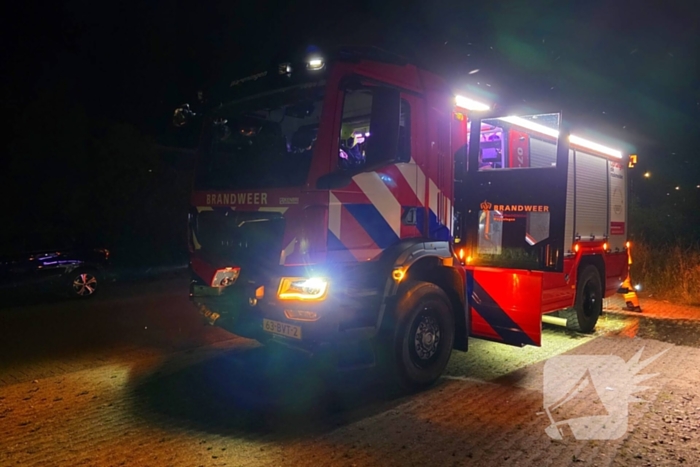 Afvalbrand door wegwerpbbarbecue snel geblust