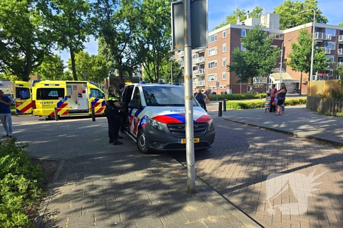 Bestelbus rijdt door na ongeluk