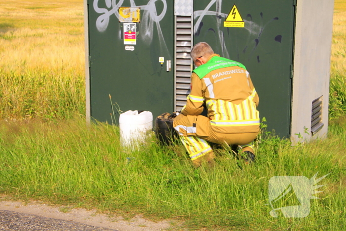 Vaatjes met onbekende inhoud aangetroffen