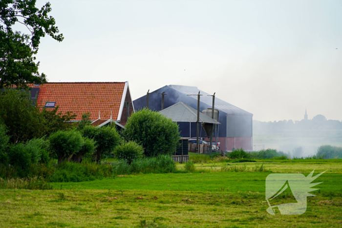 Schuur met lammeren vat vlam