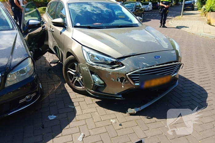 Twee voertuigen betrokken bij aanrijding op bekende kruising