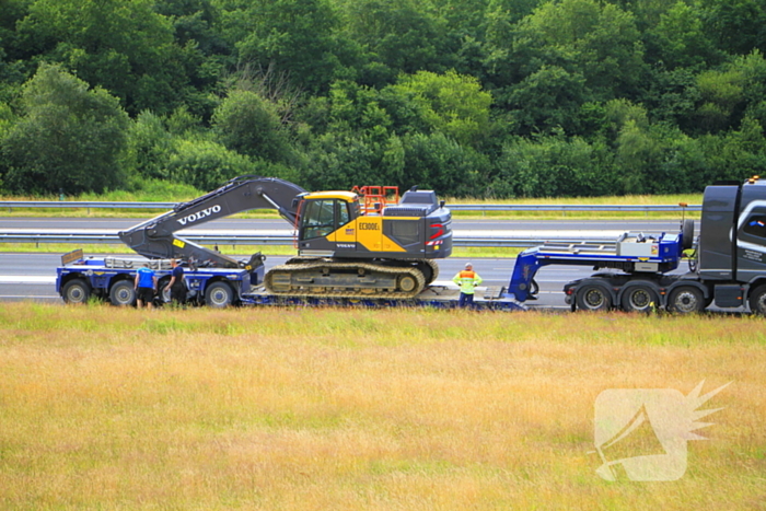 Vrachtwagenbrand door klapband snel geblust