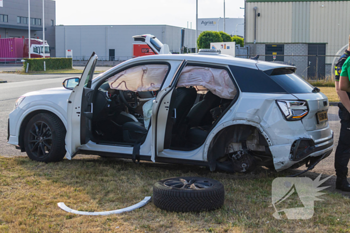 Ongeval tussen busje en auto zonder gewonden