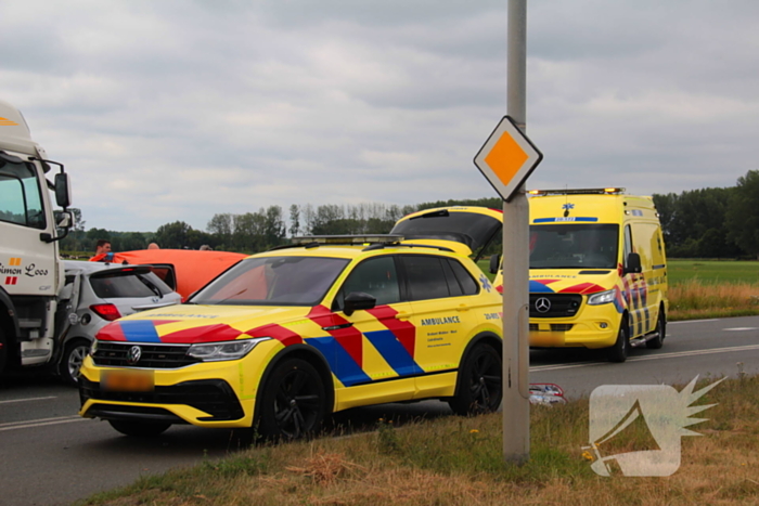 Vrouw (80) overleden bij ernstige aanrijding met vrachtwagen