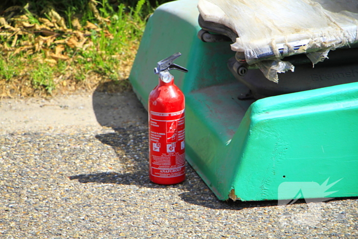Heftruck gaat in vlammen op