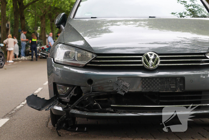 Motorrijder gewond na aanrijding met auto